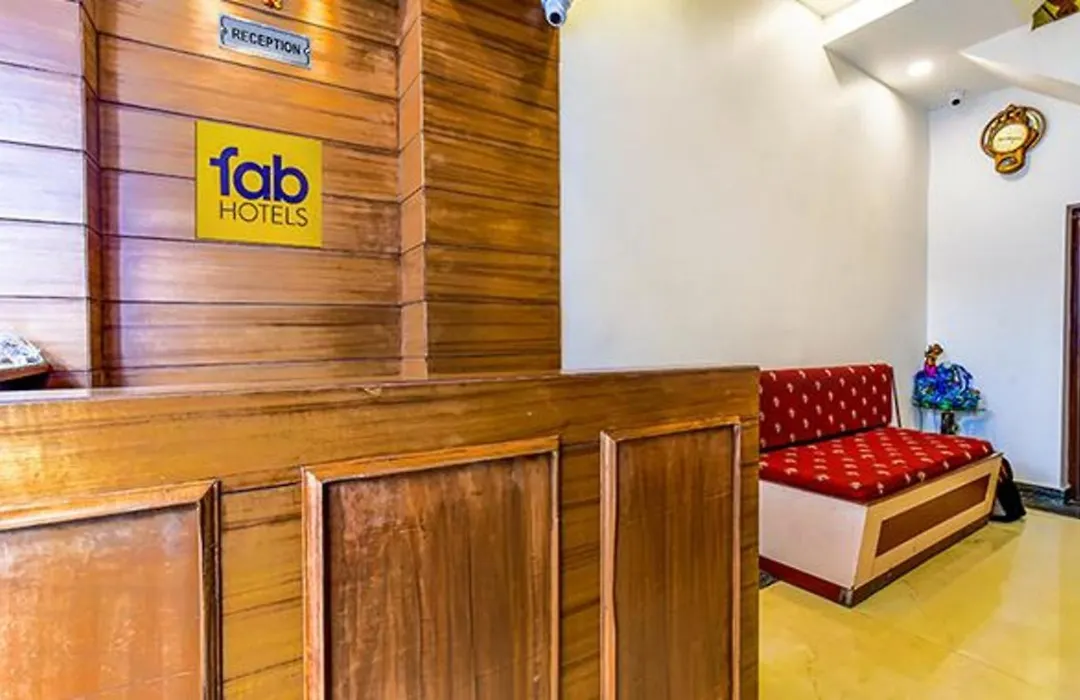 Fabhotel Clock View-1