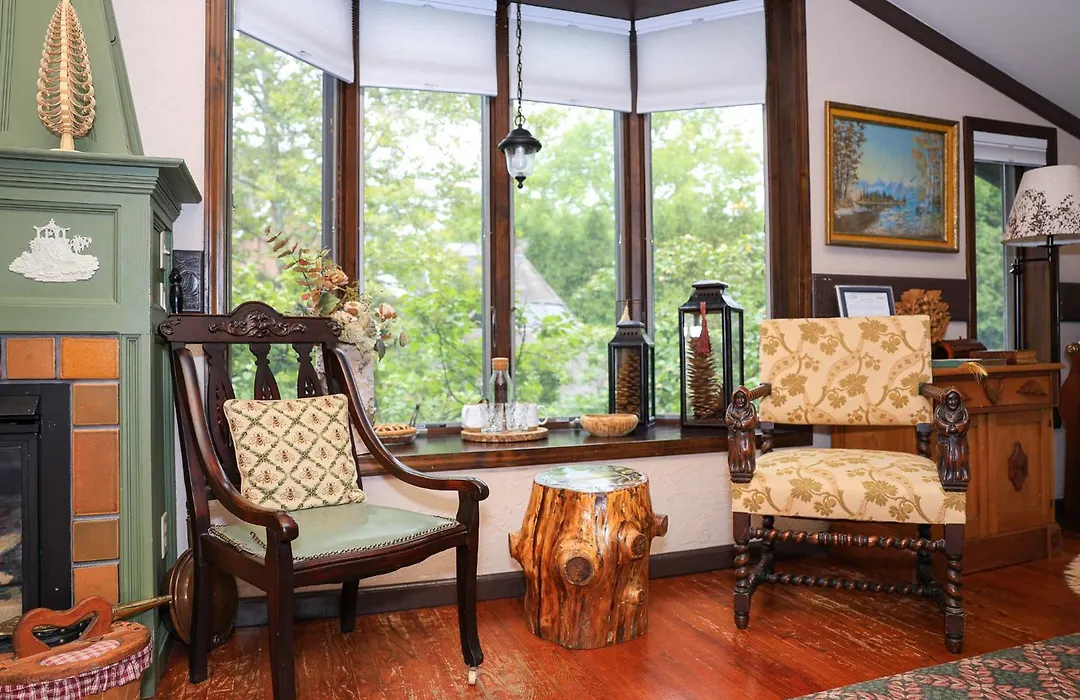 Stone Chalet Bed & Breakfast Inn-1