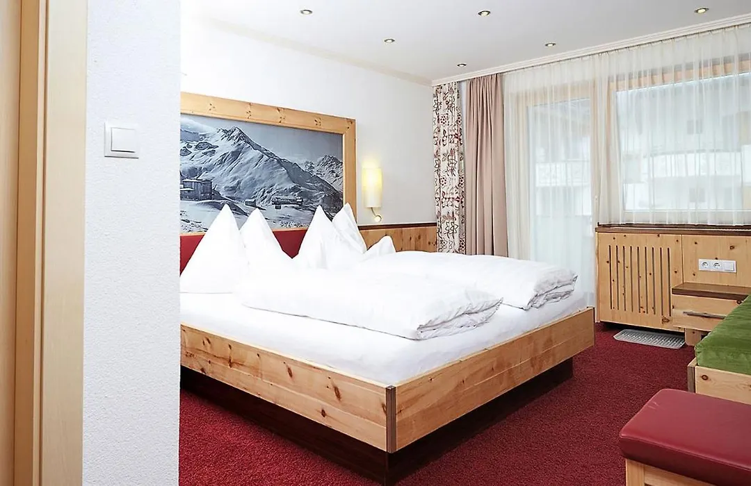 Hotel Kristall-1