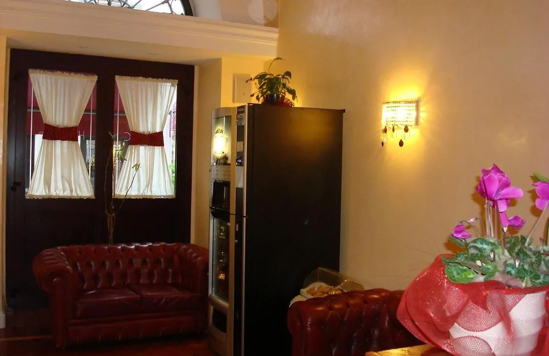 Hotel Dina-1