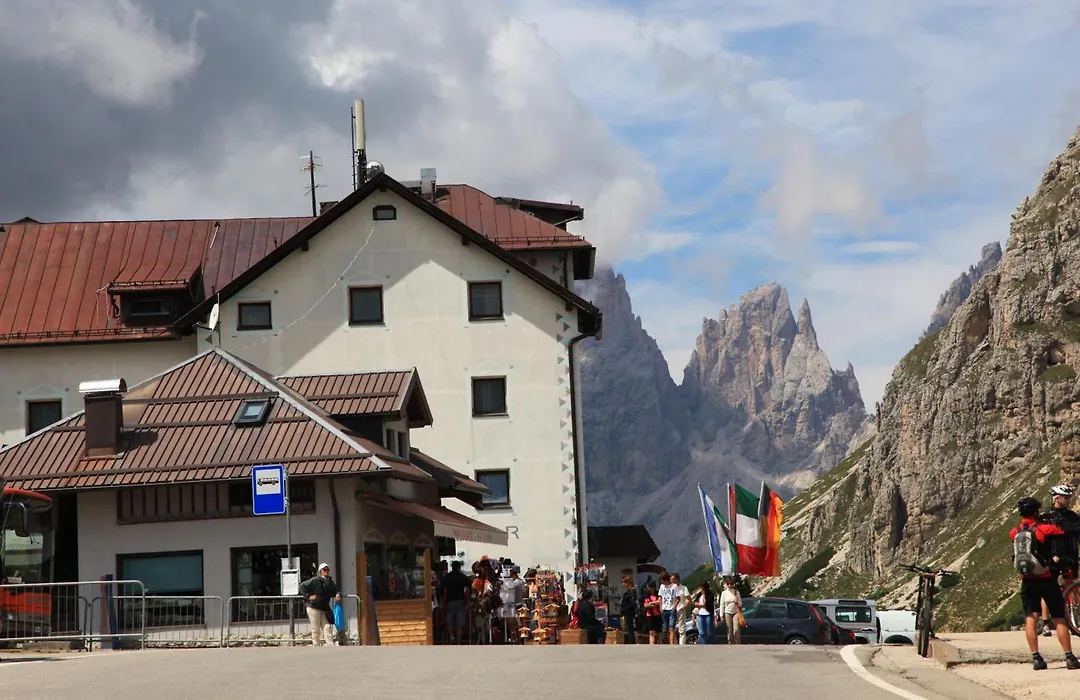 Hotel Col Di Lana-1