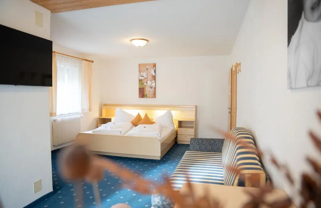 Hotel Das Lisann-1