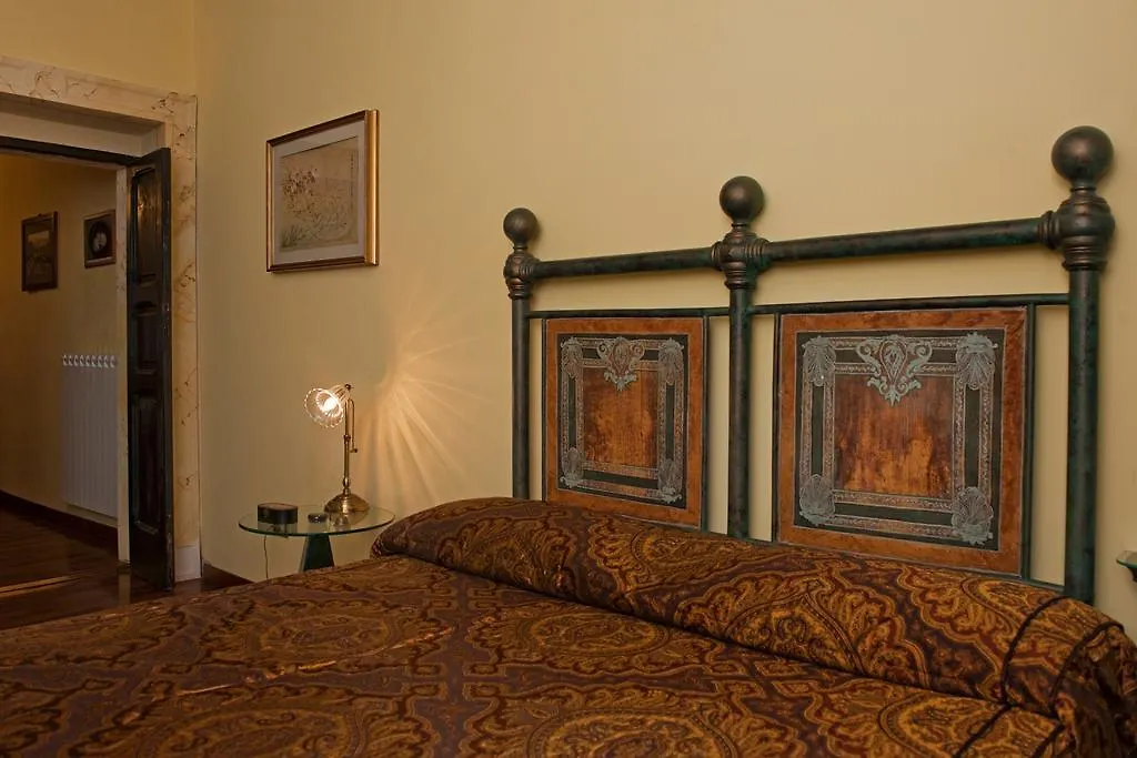 Palazzo Maggiore-1