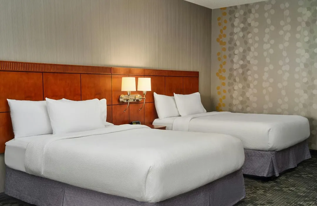Courtyard By Marriott Akron Stow-1