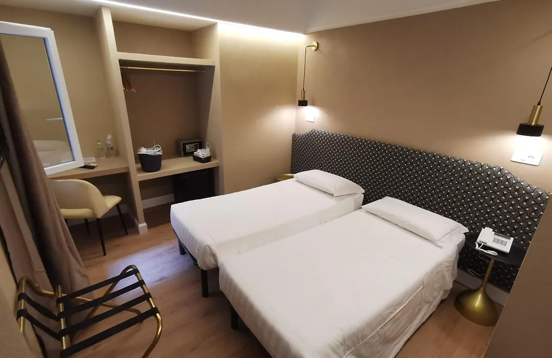 Hotel Fiori-1
