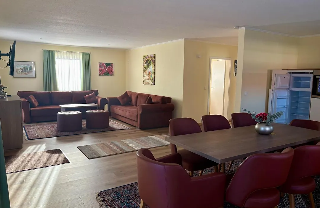 Ellen Hotel-1