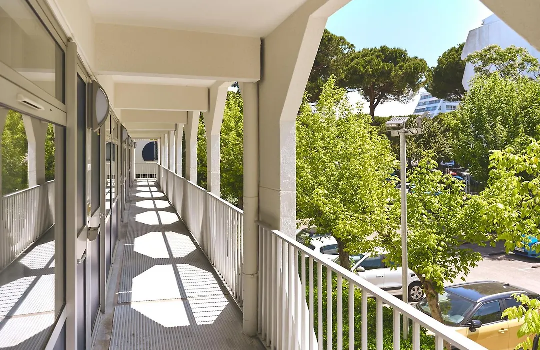 Hôtel Les Rives Bleues-1