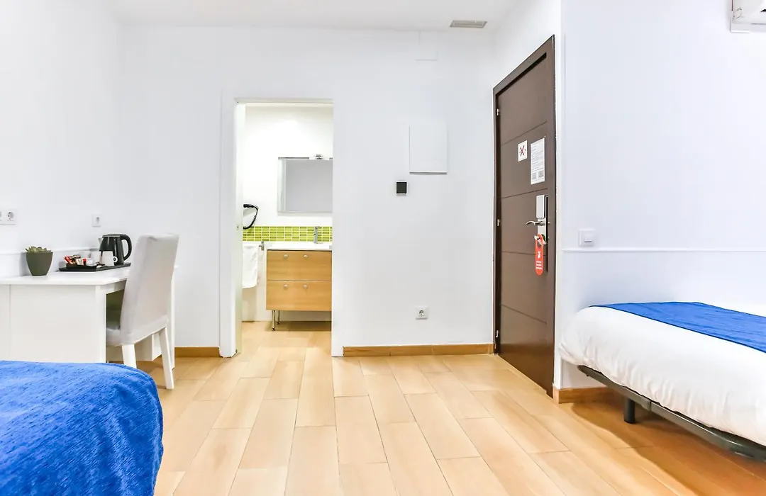 Laramond Barcelona Rooms-1