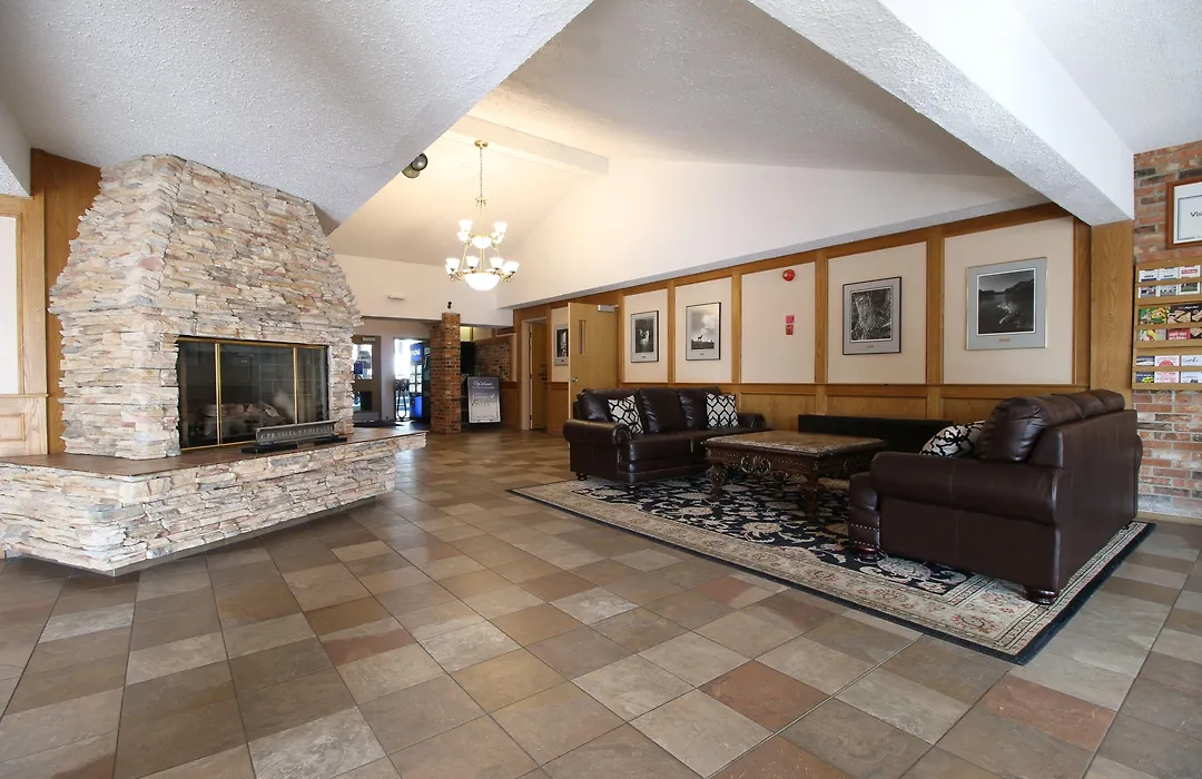Clarion Pointe Medicine Hat Saamis Tepee-1