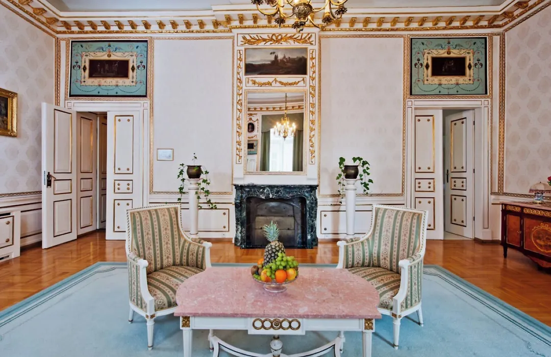 Grand Hotel-1