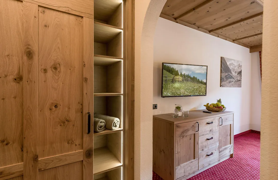 Alpenherz Hotel Garni-1
