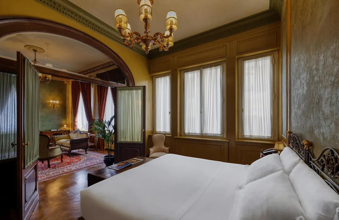 Hotel Locarno-1