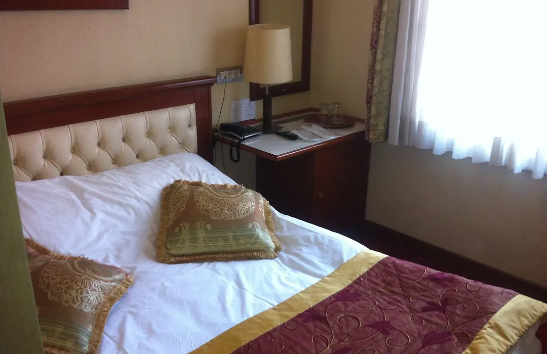 Hotel Linda-1