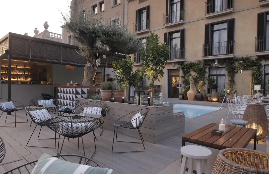 Hotel Oasis-1
