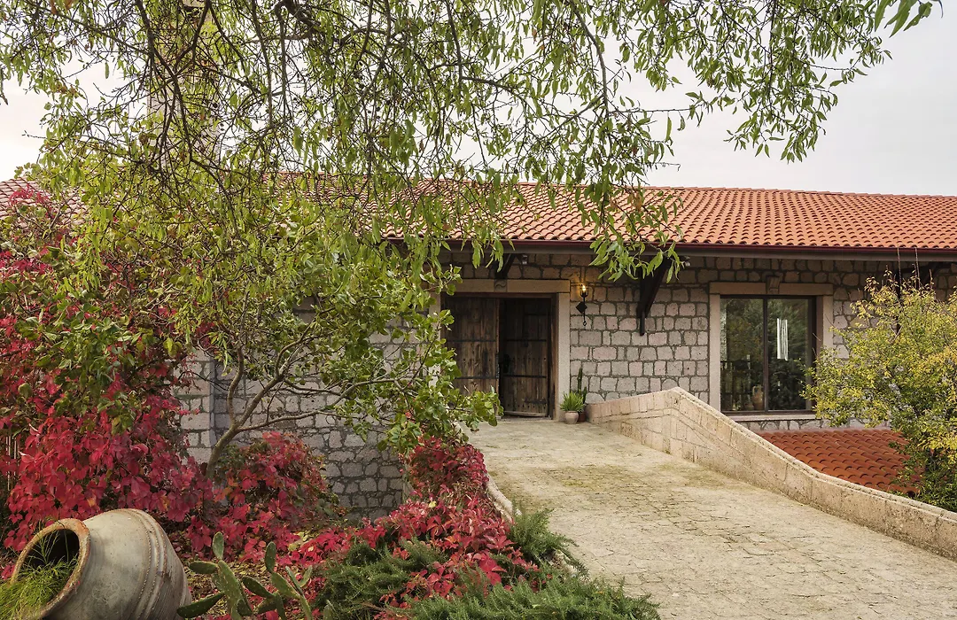 Simurg Inn-1