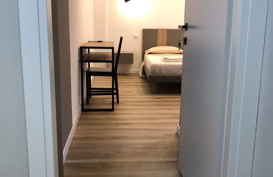 A Due Passi Dalla Scalinata Rooms-1