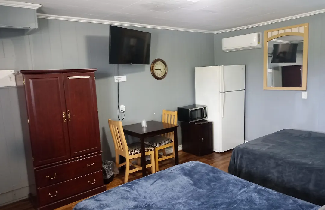 Park Side Motel-1