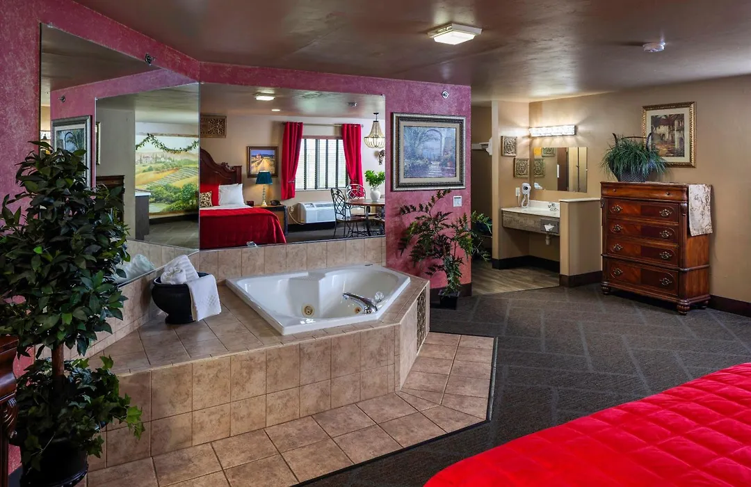 Hotel J Green Bay-1