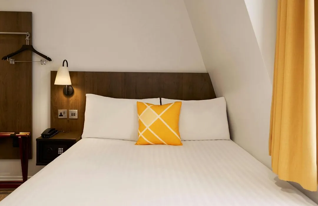 Four Points Flex By Sheraton London Kensington Olympia-1