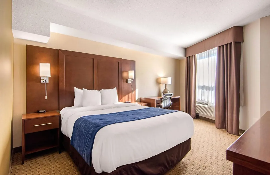 Comfort Inn & Suites Medicine Hat Shopping Centre-1