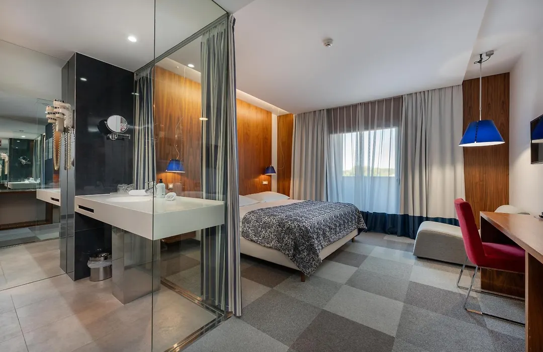 Hotel IN-1
