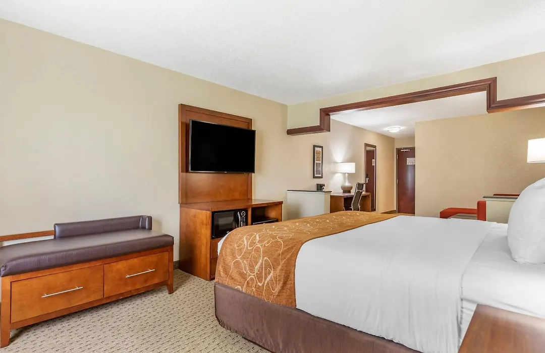 Comfort Suites Grand Rapids North-1