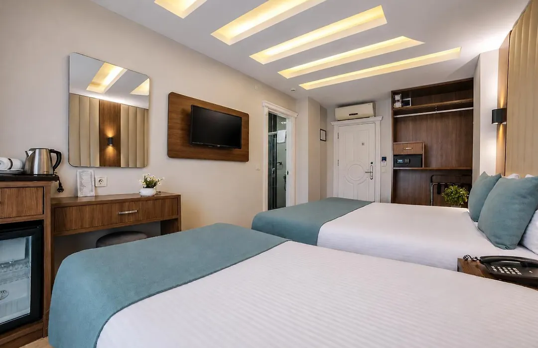 Weingart Black Tulip Hotel-1