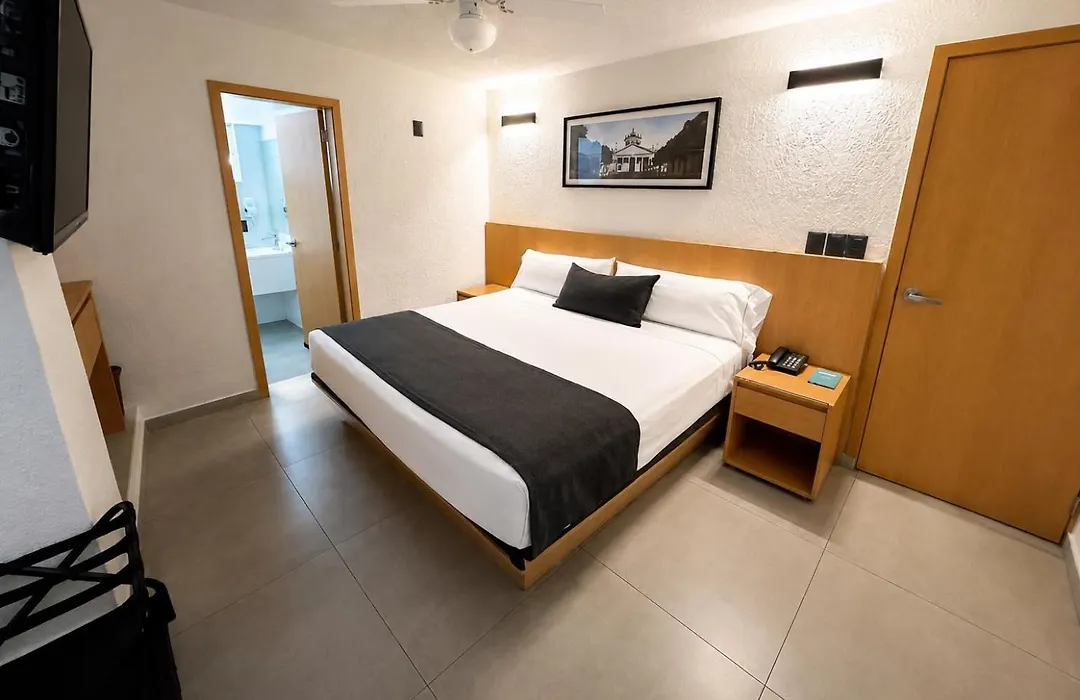 Hotel Emperador Centro Guadalajara Y Remodelado-1