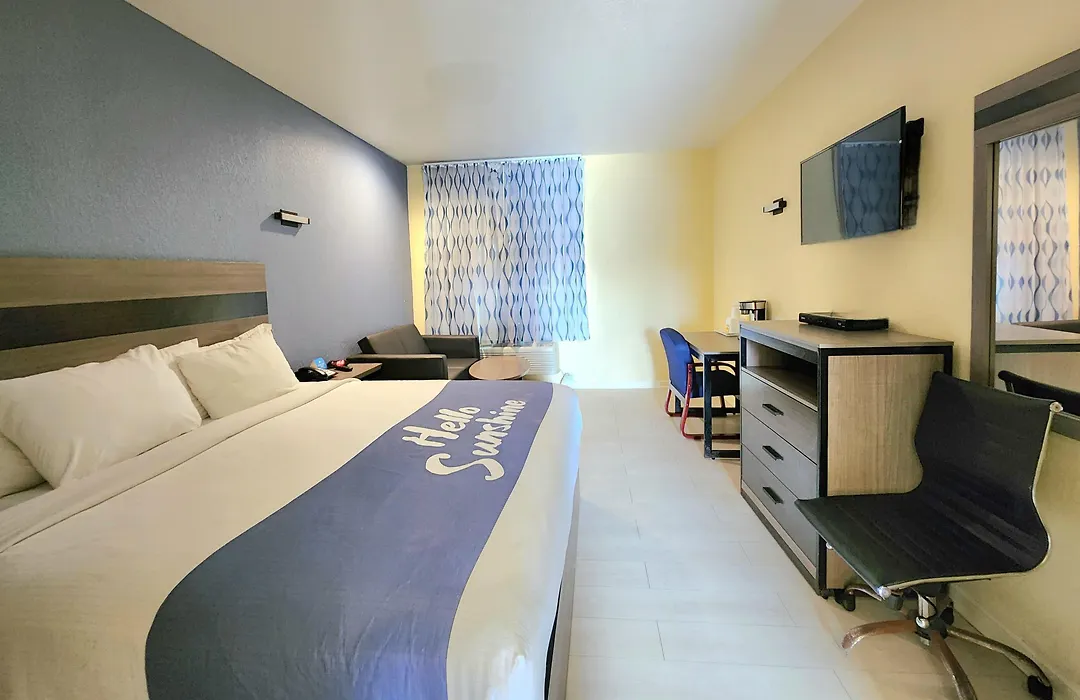 Days Inn By Wyndham Freeport-1