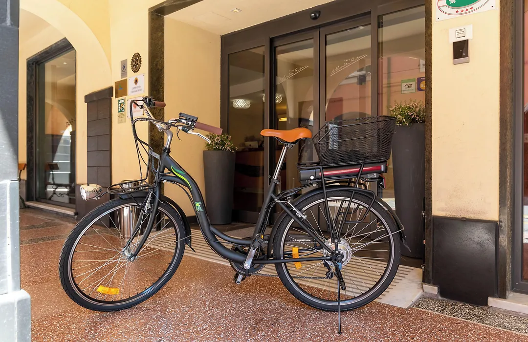 Hotel Monte Rosa-1