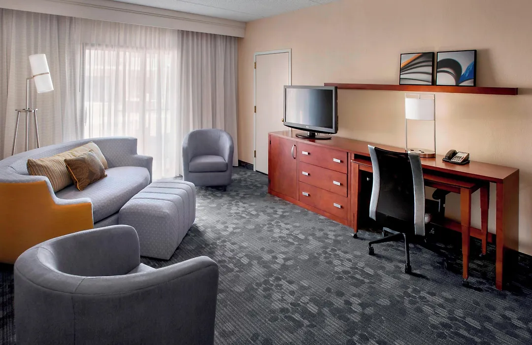 Courtyard By Marriott Hartford Windsor Airport-1