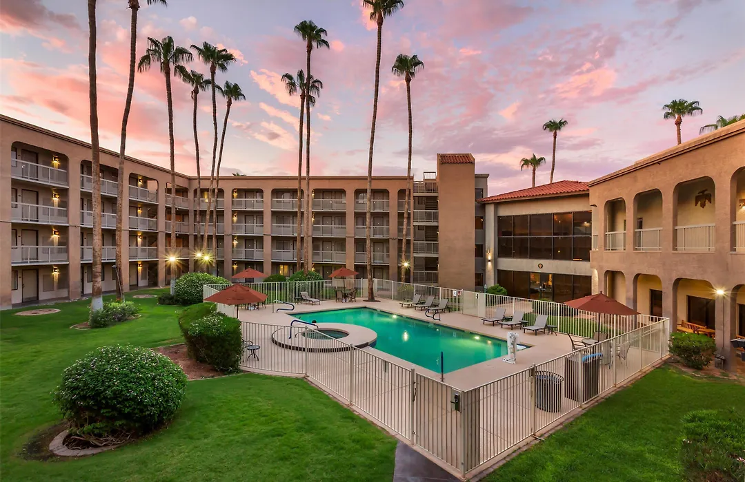 Best Western Plus Scottsdale Thunderbird Suites-1