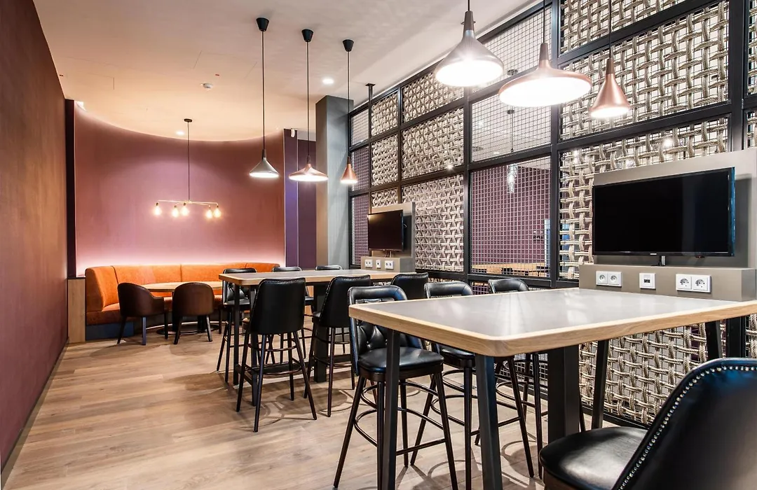 Premier Inn Hamburg St. Pauli-1