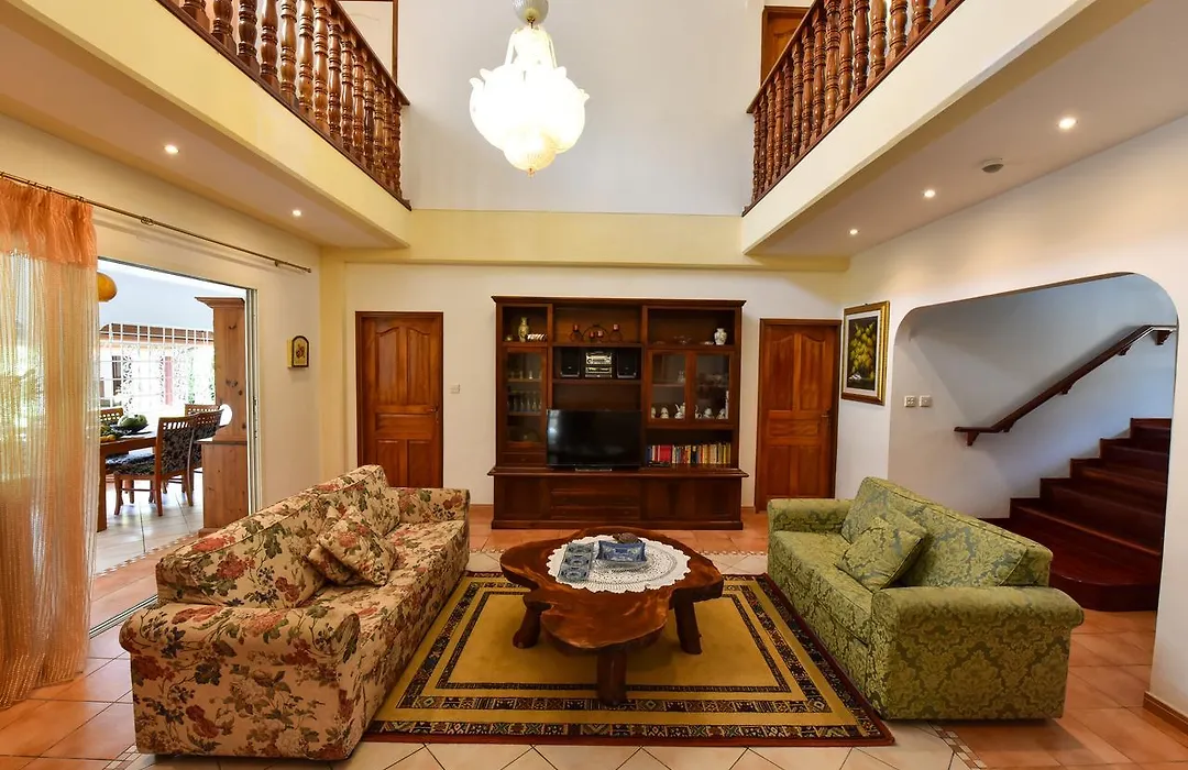 Jessies Guest House Seychelles-1