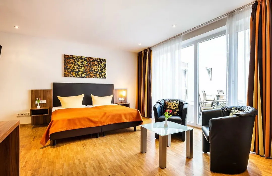 Schroeders Stadtwaldhotel-1