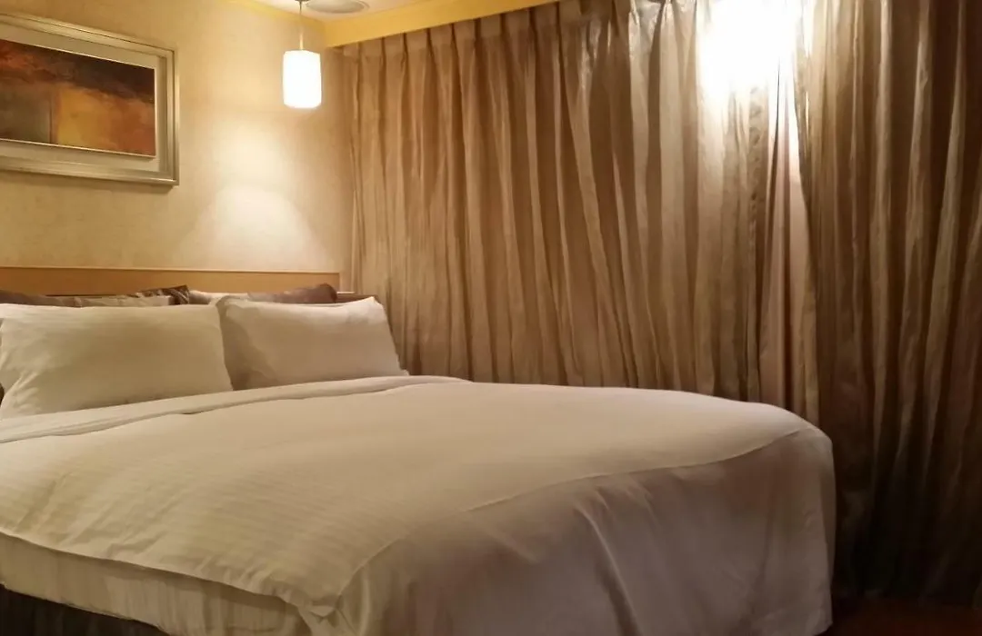 The Moon Hotel-1