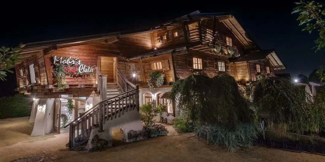Mohrs Herzl Chalet-1