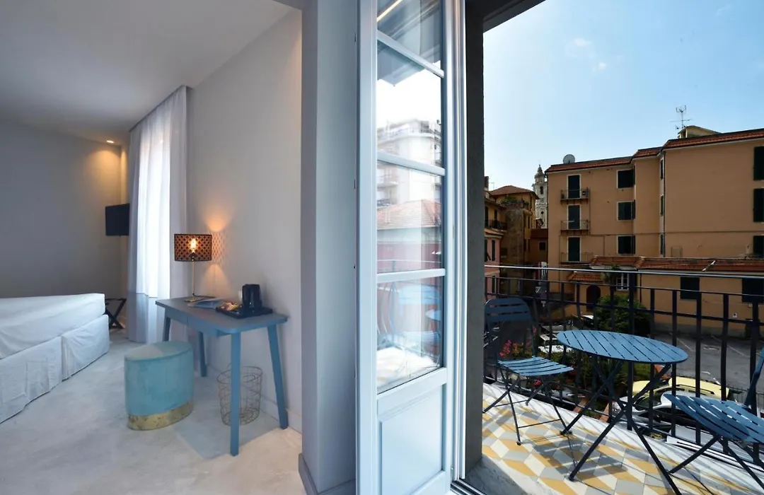 Boutique Hotel De La Ville-1