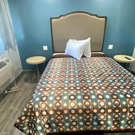 Dixie Motel-2