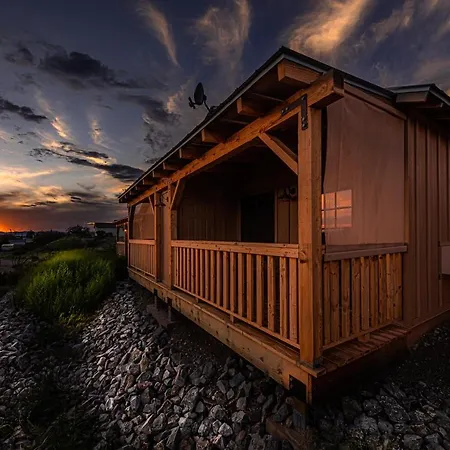 -Pet Friendly- Miners Cabin #5 -Two Double Beds - Private Balcony-3