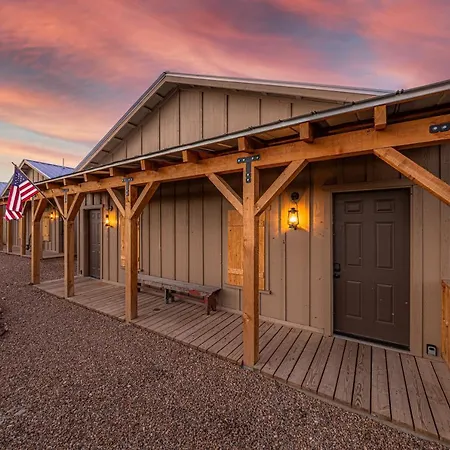 -Pet Friendly- Miners Cabin #5 -Two Double Beds - Private Balcony-2