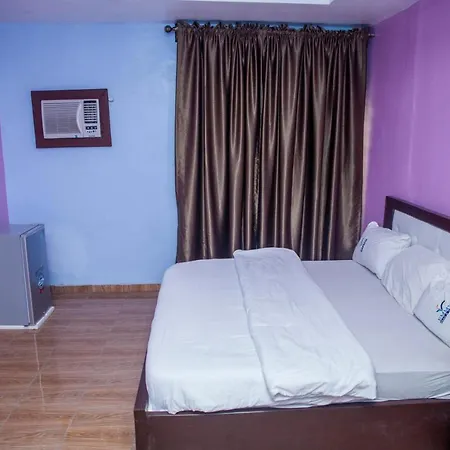 Emmy Hotels & Suites-3