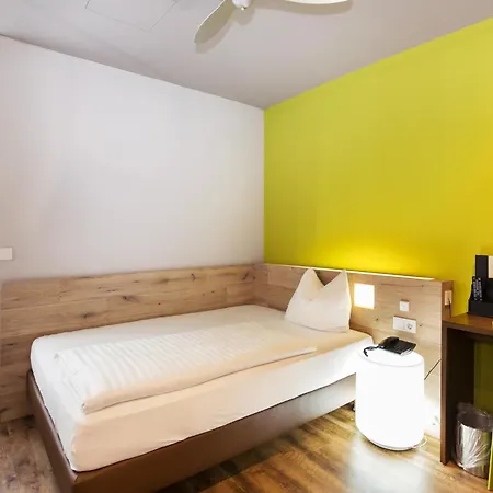 Basic Hotel Innsbruck-2