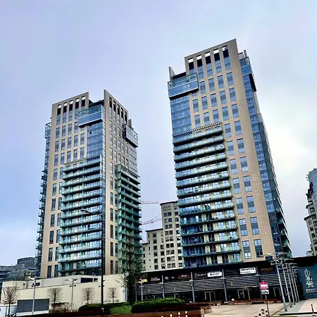 Platinum Towers Skyline View Apartment-2