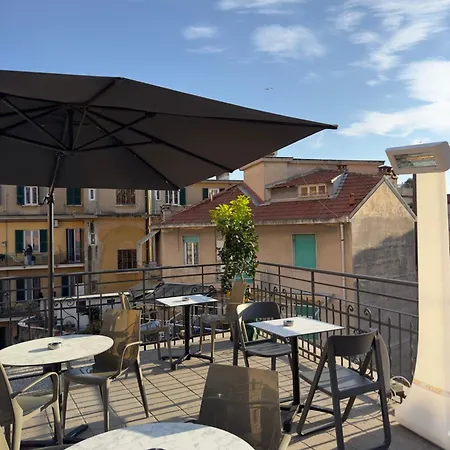 Prima Fila Due Pemium Guest House-3