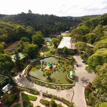 Unique Garden-2