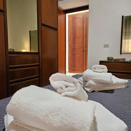 Porta Messina Rooms-3