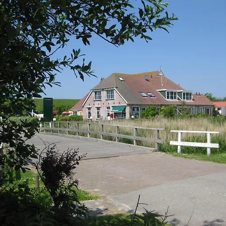 Bed And Breakfast De Zeehoeve-2