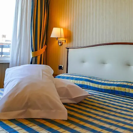 Hotel Benaco Garda ***S-2