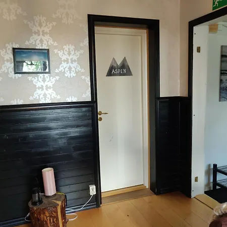 Husky Lodge Hostel-2